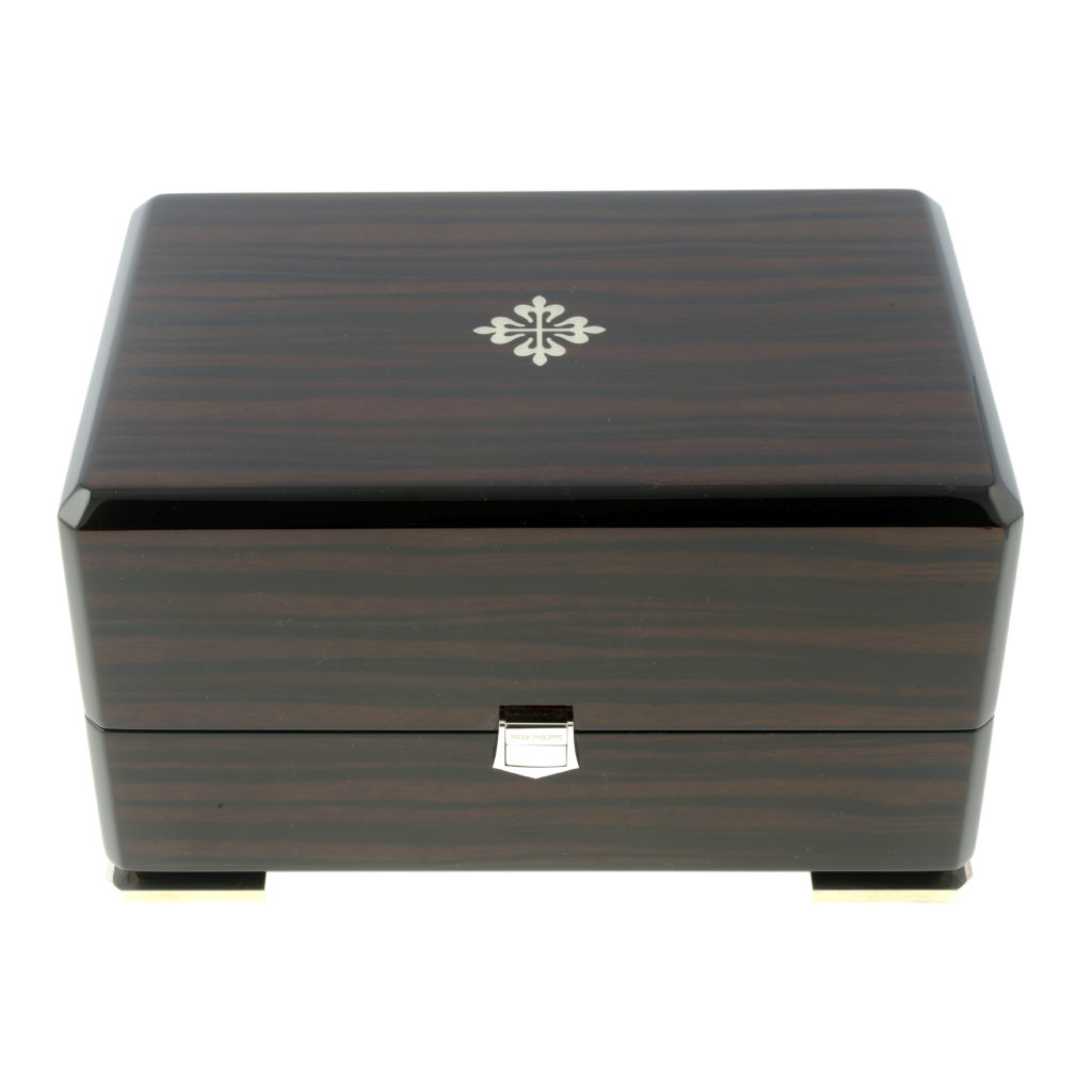 Thriving watch auctions see strong demand for accessories 1 winder
