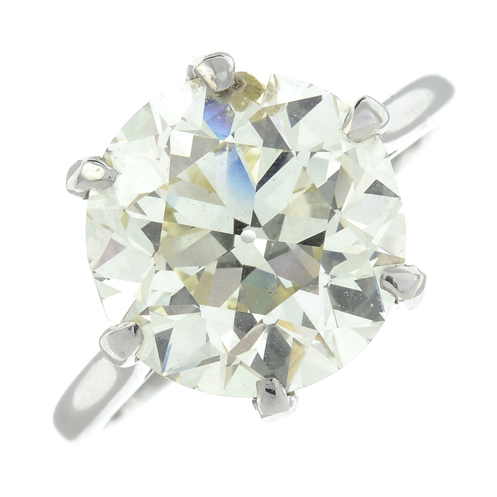 Diamond Ring Smashes Estimate and Sells for over £16,000 1 diamond ring