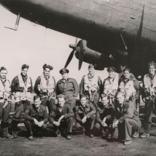 Sgt. J ‘Mappy’ Mapson with his crew and Halifax aircraft