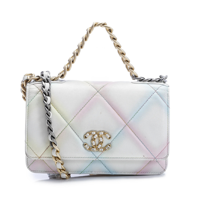 Chanel 19 Flap WOC 2022