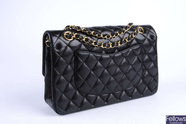 LOT:43  CHANEL - a Medium Classic Double Flap handbag.