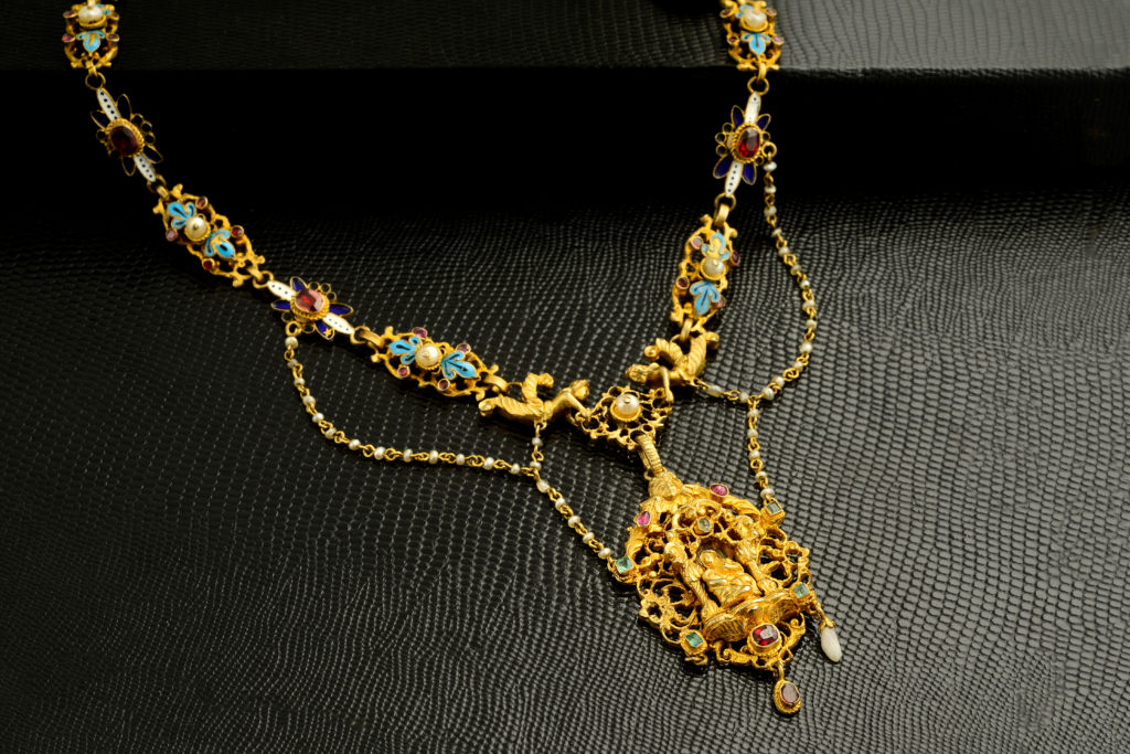 necklace