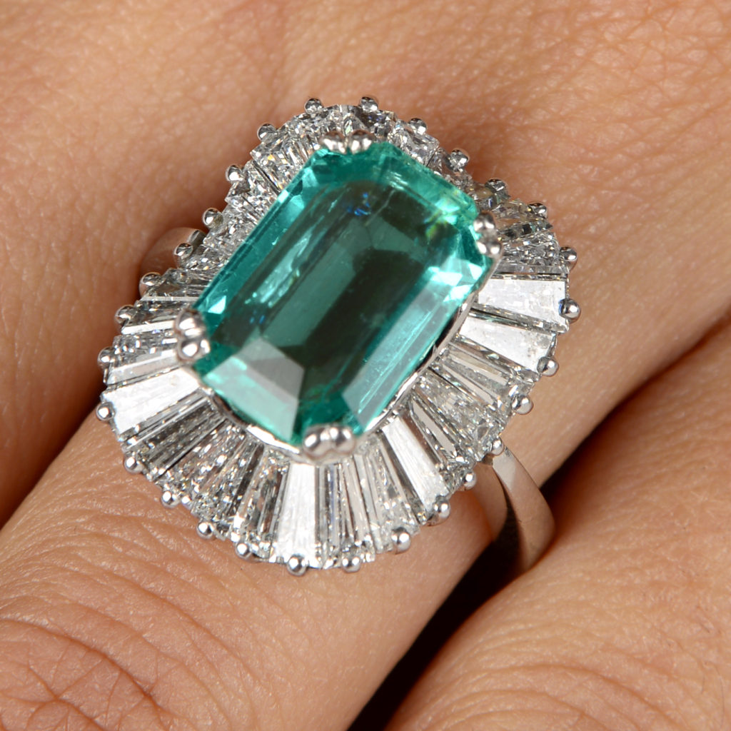 Colombian Emerald and diamond ring