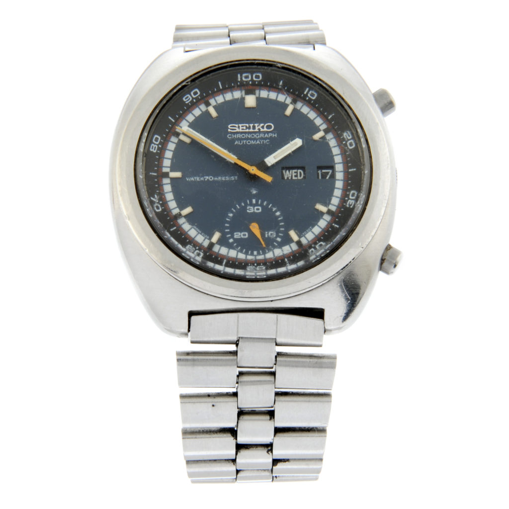6139 - a chronograph watch, 39mm