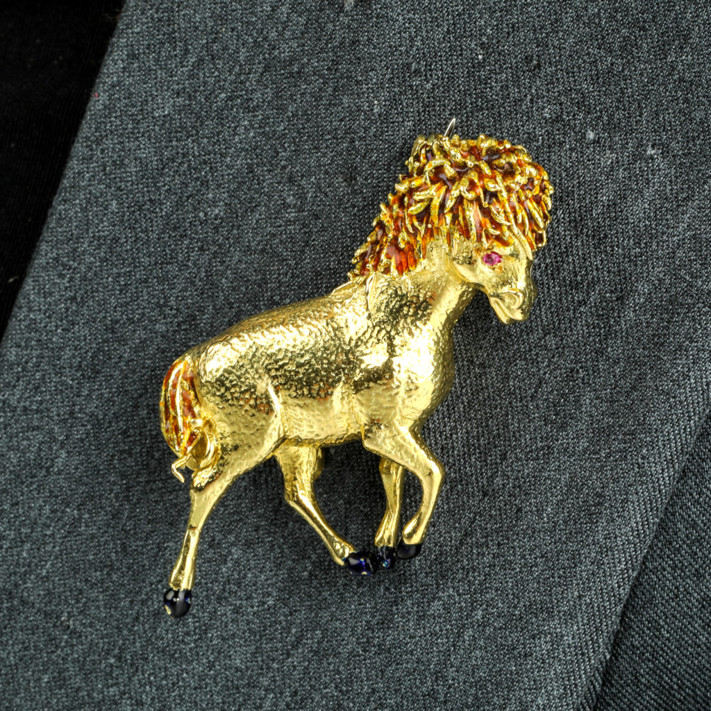 18ct gold horse brooch, by Ben Rosenfeld Ltd